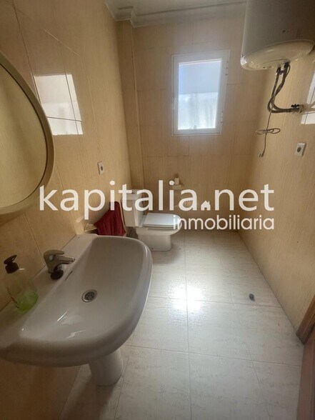 Nave en València en venta - Foto del edificio - Imagen 3 de 3