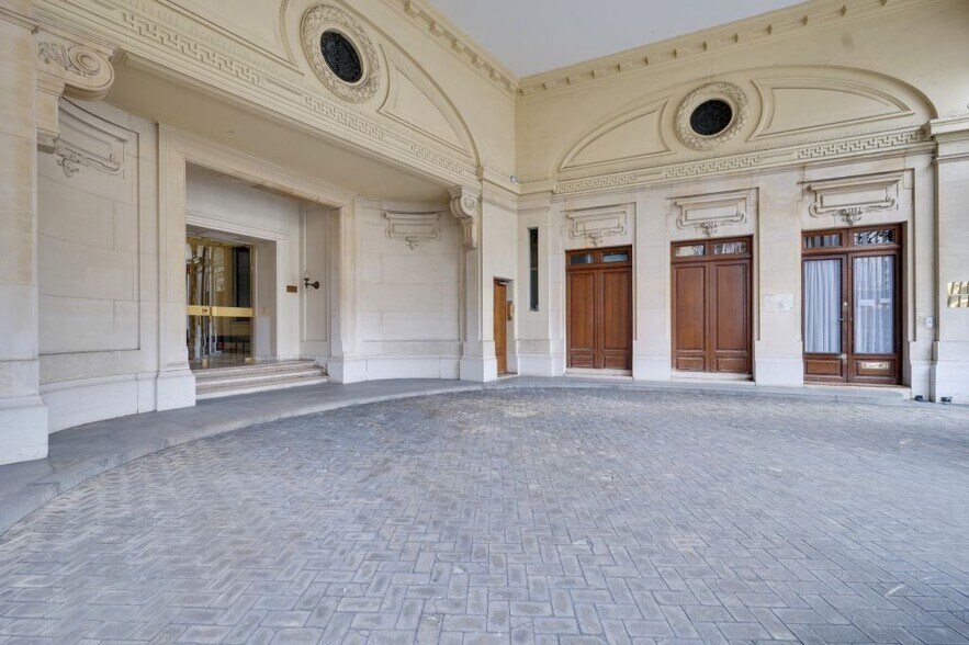 12 Avenue Pierre Ier De Serbie, Paris en alquiler - Vestíbulo - Imagen 3 de 9