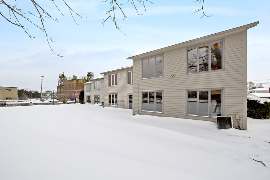 8 Canton St, Baldwinsville, NY en venta - Foto del edificio - Imagen 3 de 23