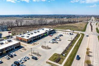 1176-1196 SE University Ave, Waukee, IA - VISTA AÉREA  vista de mapa - Image1