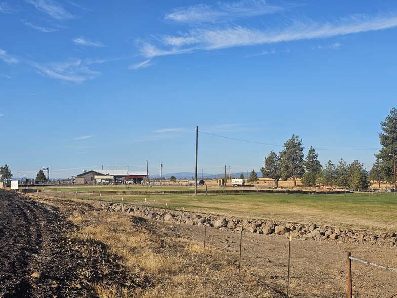 56826 Wamic Market Rd, Tygh Valley, OR en venta - Foto del edificio - Imagen 3 de 14