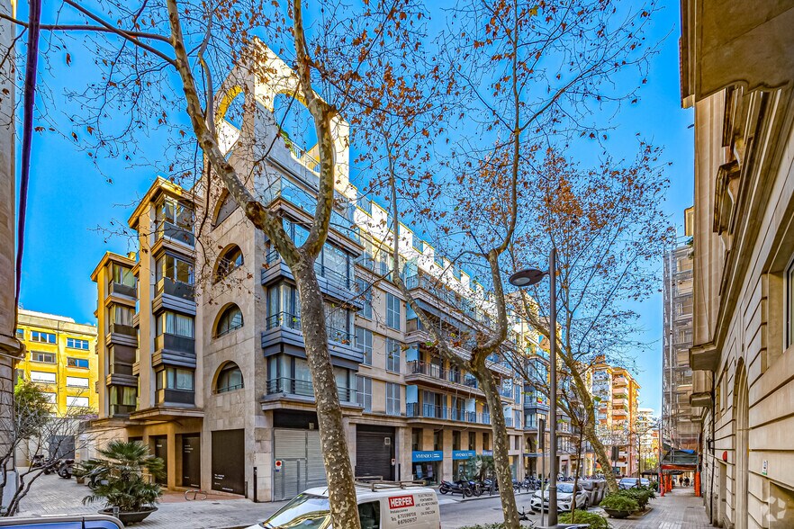 Carrer de Folgueroles, 17, Barcelona, Barcelona en alquiler - Foto del edificio - Imagen 3 de 7