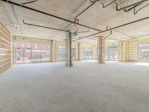 2485 Rue Bélanger, Montréal, QC en alquiler Foto del interior- Imagen 2 de 2