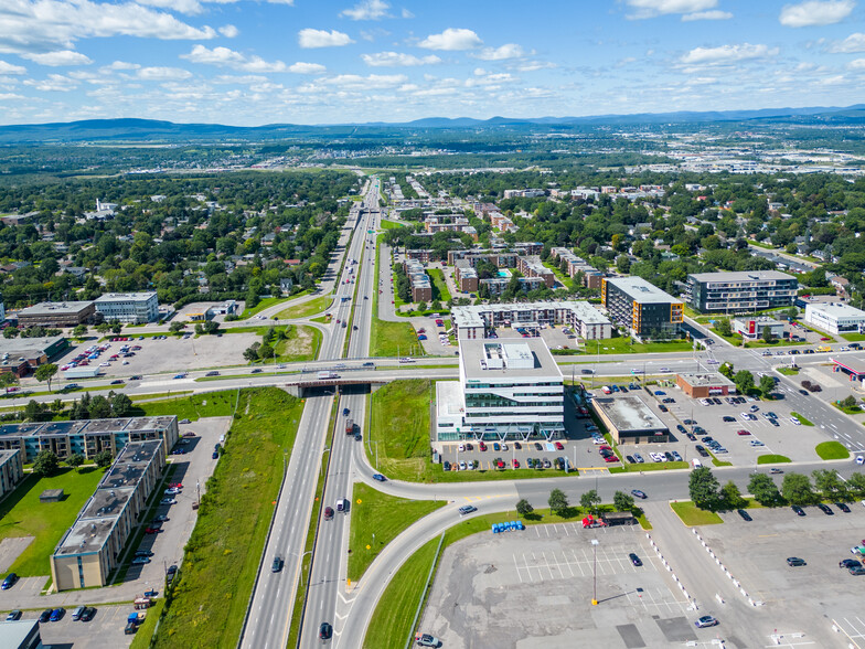 990 Av de Bourgogne, Québec, QC en alquiler - Foto del edificio - Imagen 3 de 16