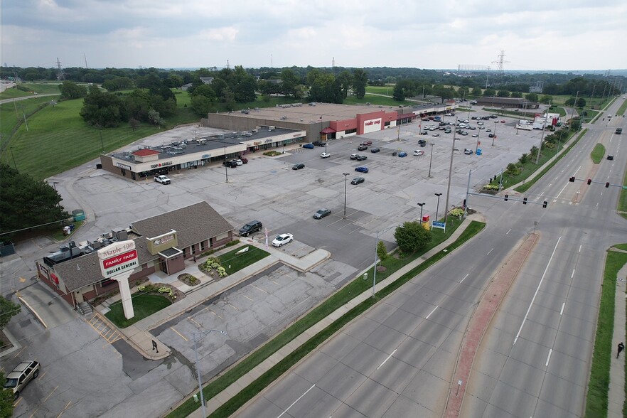 108th & Maple Rd, Omaha, NE en alquiler - Foto del edificio - Imagen 2 de 2