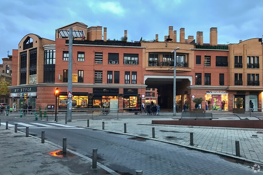 Plaza Labores, 10, Parla, Madrid en alquiler - Foto del edificio - Imagen 2 de 2