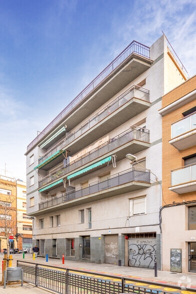 Edificio residencial en L'Hospitalet de Llobregat, Barcelona en venta - Foto del edificio - Imagen 2 de 2
