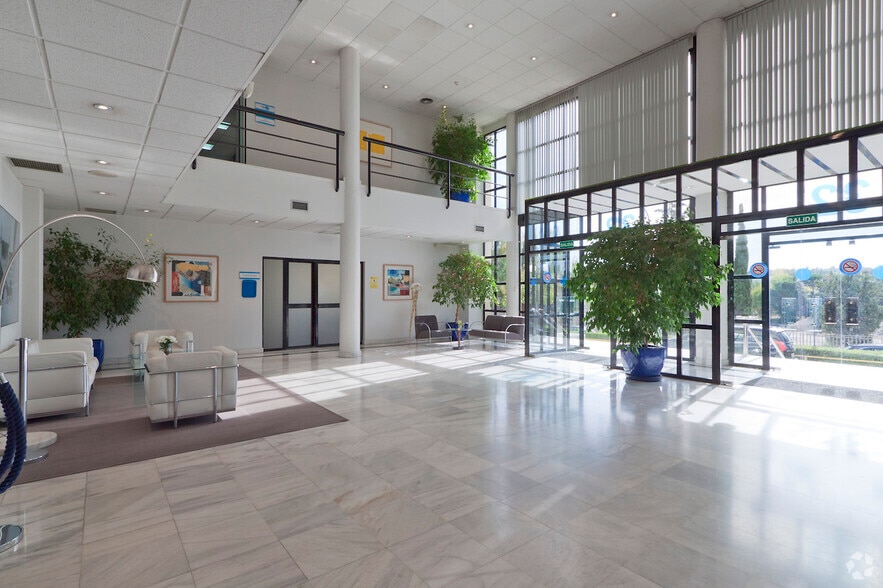 Avenida de la Industria, 32, Alcobendas, Madrid en alquiler - Foto del edificio - Imagen 3 de 13