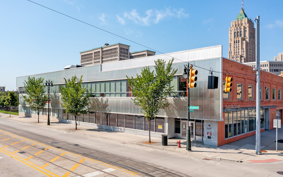 7375 Woodward Ave, Detroit, MI en alquiler - Foto del edificio - Imagen 1 de 8