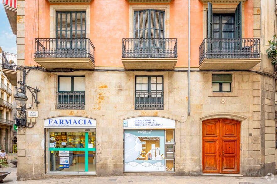 Edificio residencial en Barcelona, Barcelona en venta - Foto del edificio - Imagen 2 de 2