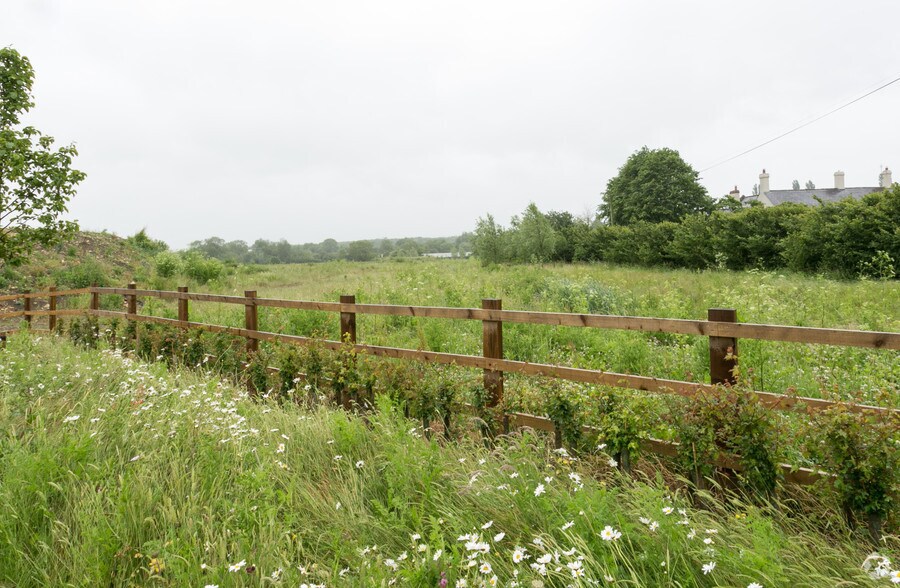 Mill Ln, Westbury en alquiler - Foto del edificio - Imagen 2 de 4