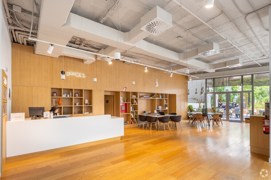 Carrer de Pallars, 193-201, Barcelona, Barcelona en alquiler - Vestíbulo - Imagen 3 de 23