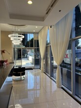 50 N La Cienega Blvd, Beverly Hills, CA en alquiler Lobby- Imagen 2 de 12