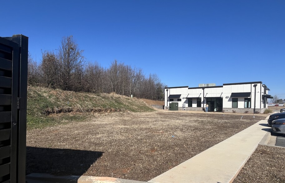 104 Woodson St, Powdersville, SC en venta - Foto del edificio - Imagen 3 de 6