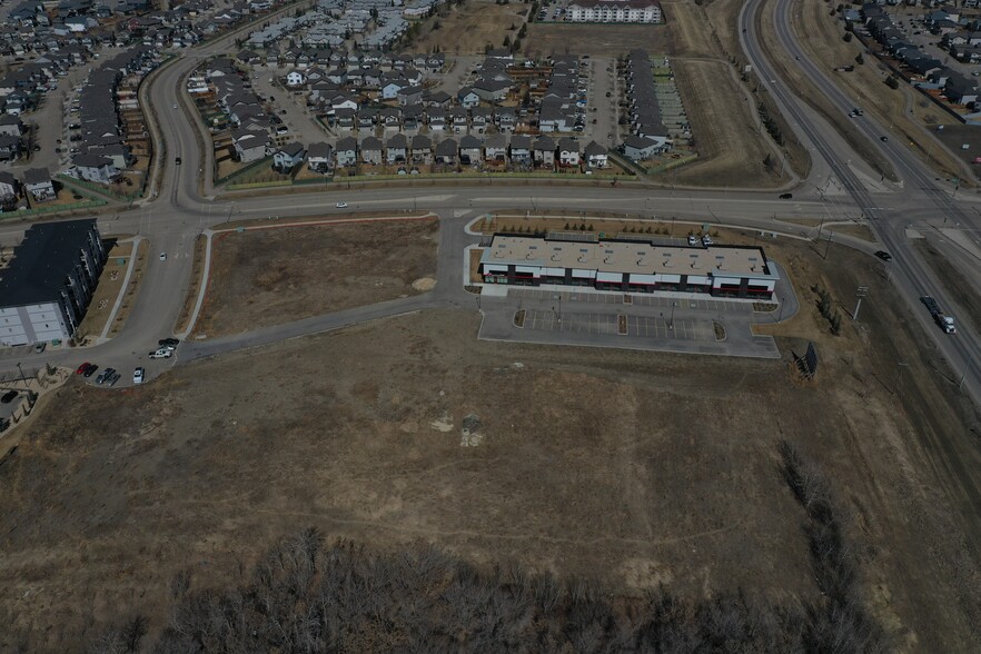 9101 Wilshire Blvd, Fort Saskatchewan, AB en venta - Foto del edificio - Imagen 3 de 6