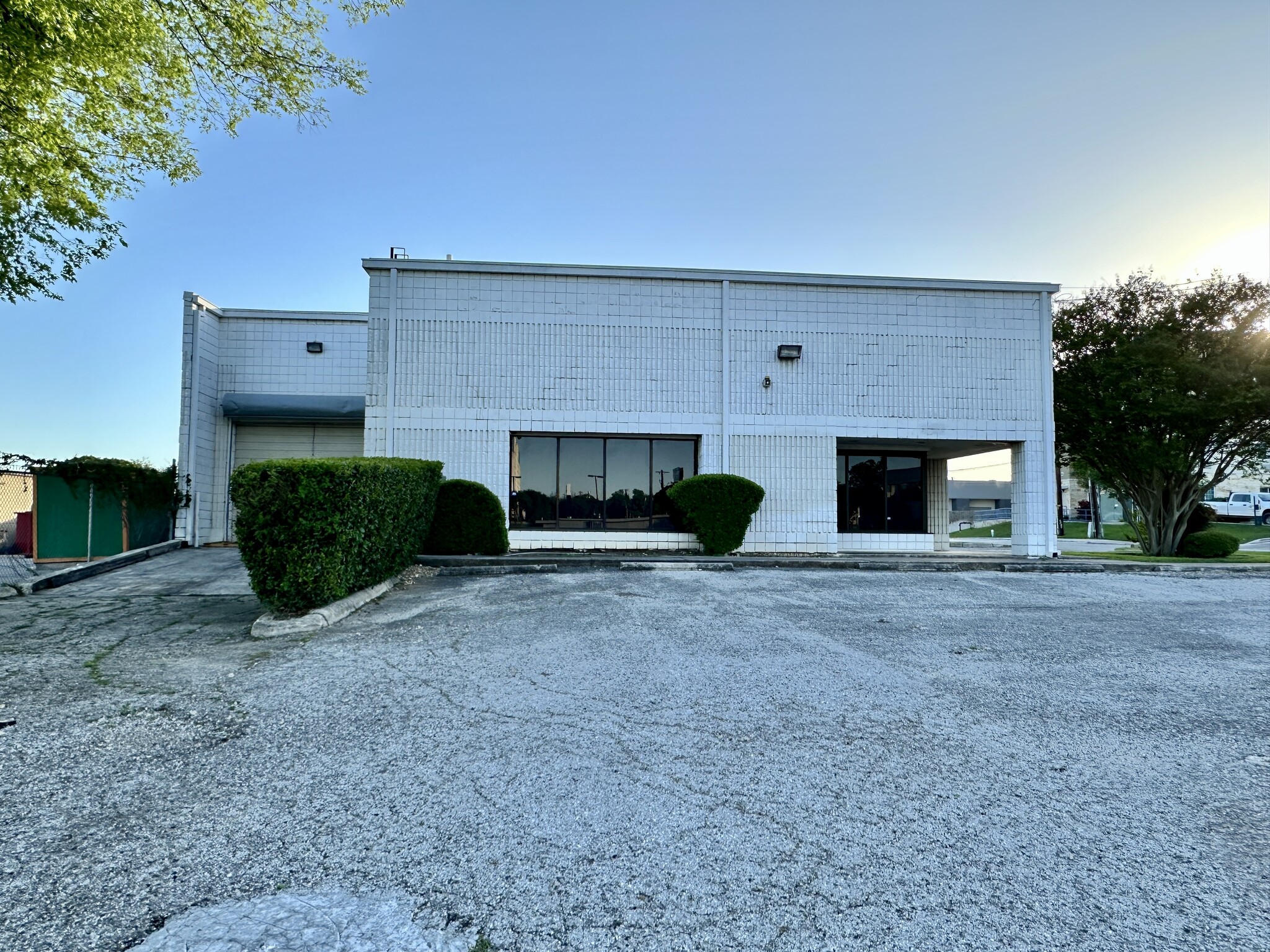 9914-9918 McCullough Ave, San Antonio, TX en alquiler Foto del edificio- Imagen 1 de 19