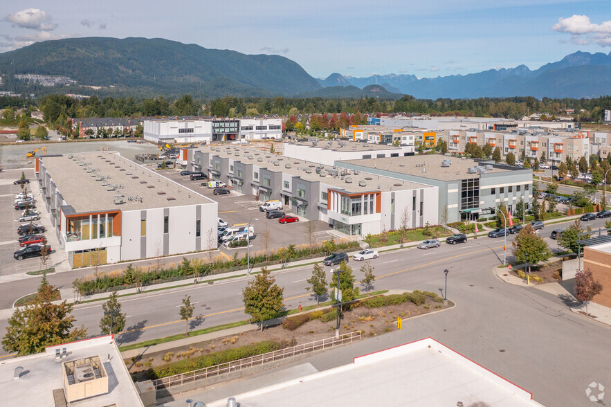 950 Seaborne Av, Port Coquitlam, BC en venta - Foto del edificio - Imagen 2 de 18