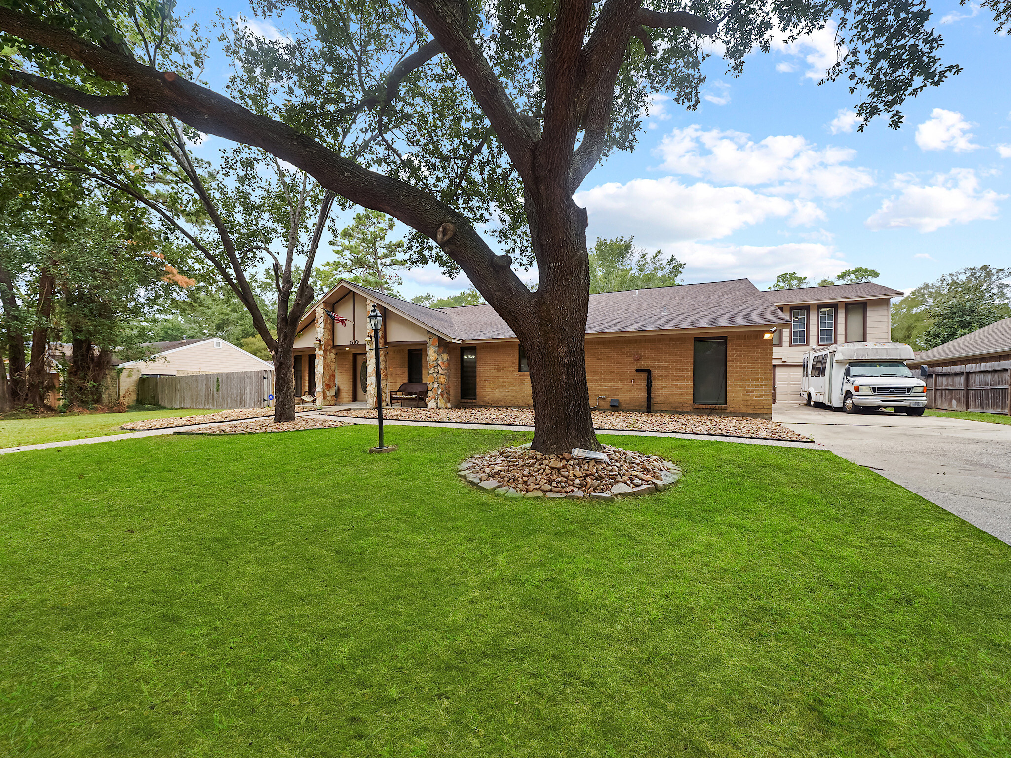 510 Enchanted Hollow Dr, Spring, TX en venta Foto principal- Imagen 1 de 36