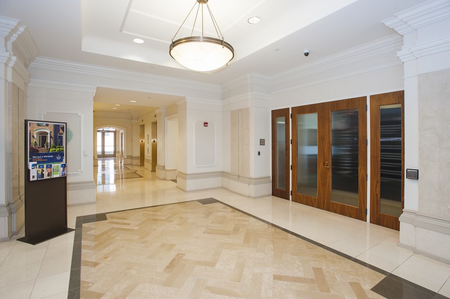 320 E Main St, Spartanburg, SC en alquiler - Lobby - Imagen 3 de 9