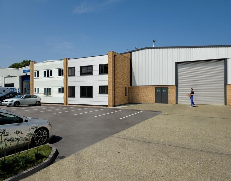 Saddleback Rd, Northampton en alquiler - Foto del edificio - Imagen 1 de 16