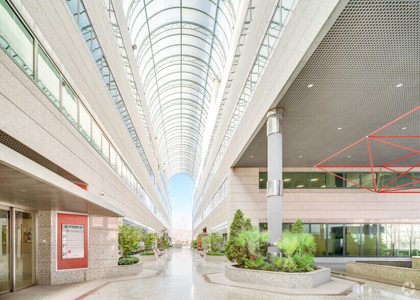 Oficina en San Sebastián de los Reyes, Madrid en alquiler - Foto del edificio - Imagen 2 de 2