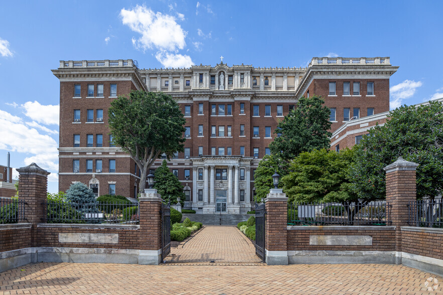 5301 Cedar Ave, Philadelphia, PA en alquiler - Foto del edificio - Imagen 2 de 6