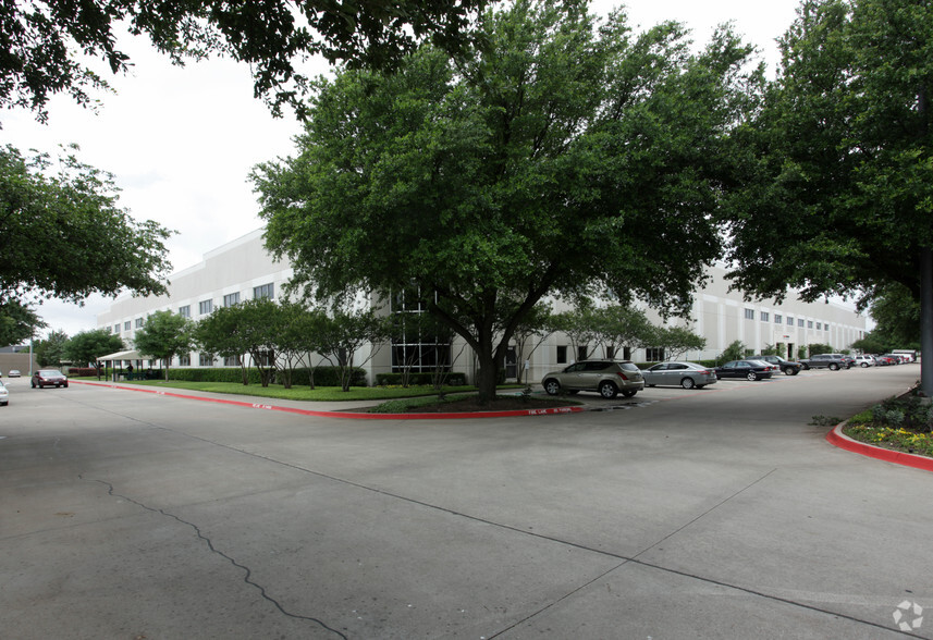 4550 Excel Pky, Addison, TX en alquiler - Foto del edificio - Imagen 3 de 10