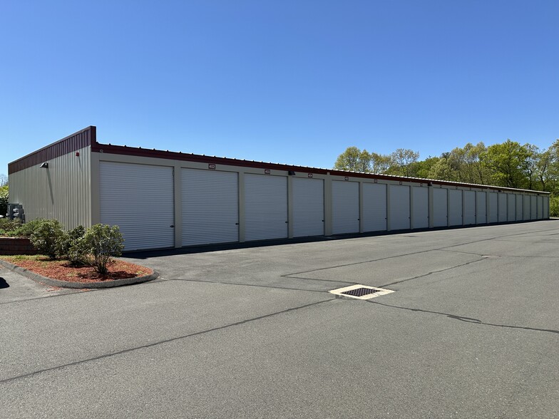 200 Old County Cir, Windsor Locks, CT en alquiler - Foto del edificio - Imagen 2 de 7