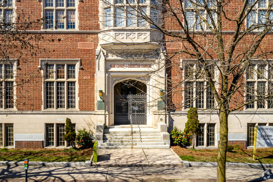 330 S Greene St, Greensboro, NC en alquiler - Foto del edificio - Imagen 3 de 13