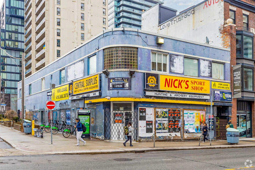 579 Yonge St, Toronto, ON en alquiler - Foto del edificio - Imagen 1 de 2