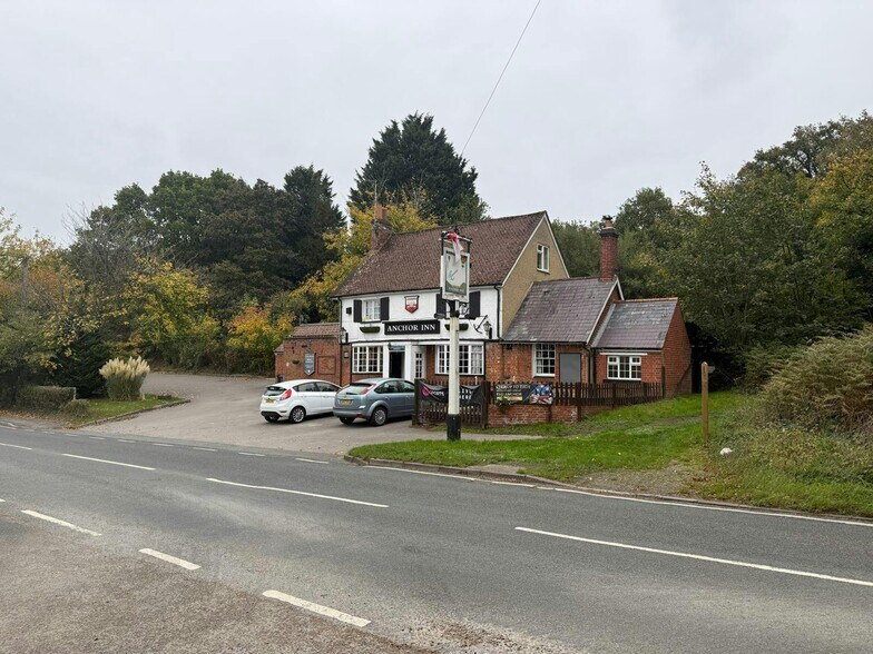 Vigo Ln, Yateley en venta - Foto del edificio - Imagen 3 de 5