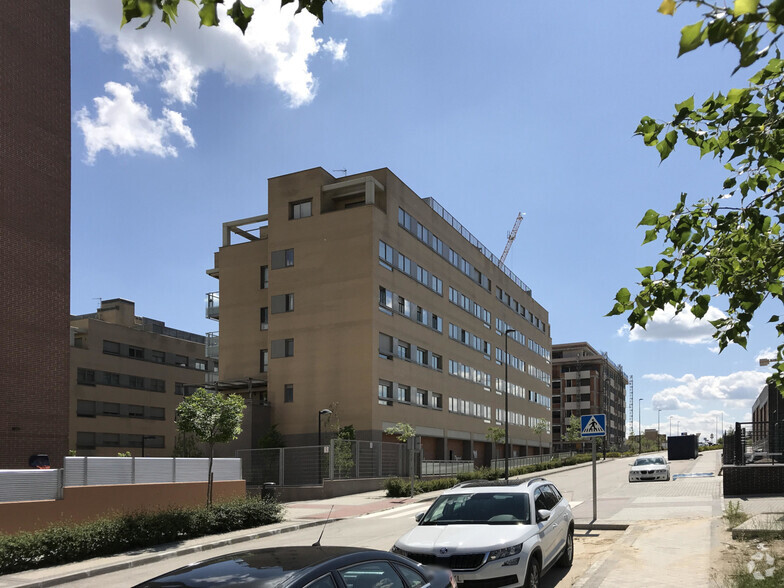 Calle Letonia, 6, Tres Cantos, Madrid en alquiler - Foto del edificio - Imagen 2 de 2