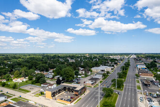 14221 E 8 Mile Rd, Warren, MI - VISTA AÉREA  vista de mapa