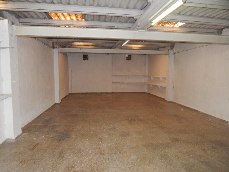 Nave en València en venta - Foto del edificio - Imagen 2 de 6