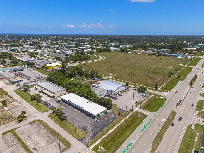 4461 SE Federal Hwy, Stuart, FL en alquiler - Foto del edificio - Imagen 2 de 8