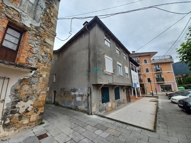 Edificio residencial en RAMALES DE LA VICTORIA, Cantabria en venta - Foto del edificio - Imagen 2 de 11
