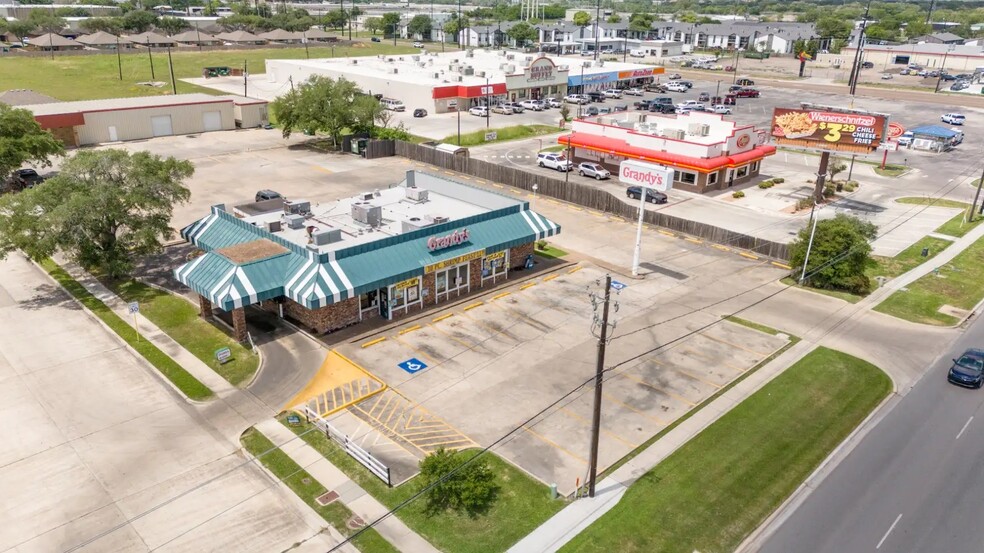 4201 N Navarro St, Victoria, TX en venta - Foto del edificio - Imagen 3 de 70