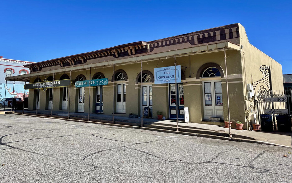 Block of South Baylor Commerce and S. St. Charles St, Brenham, TX en venta - Foto del edificio - Imagen 3 de 8