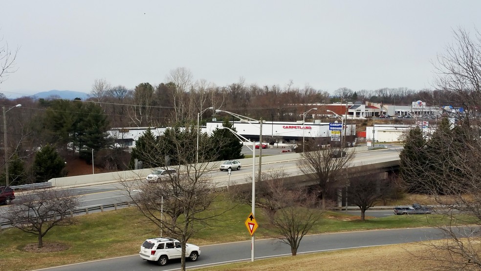 2505 Wards Rd, Lynchburg, VA en alquiler - Foto del edificio - Imagen 2 de 5