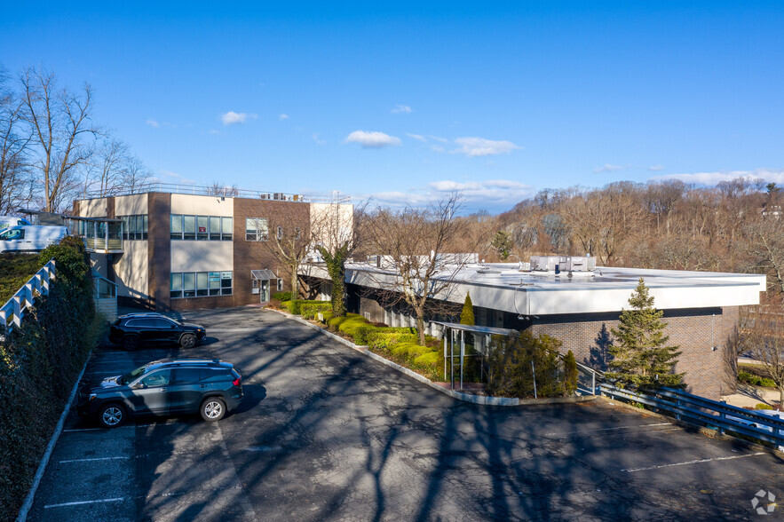 77 Tarrytown Rd, White Plains, NY en alquiler - Foto del edificio - Imagen 3 de 7