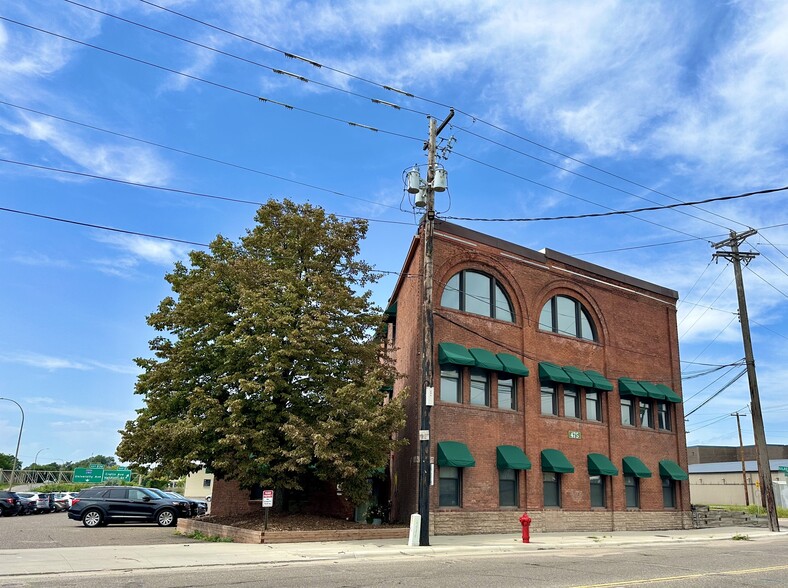 475 Cleveland Ave N, Saint Paul, MN en alquiler - Foto del edificio - Imagen 2 de 4