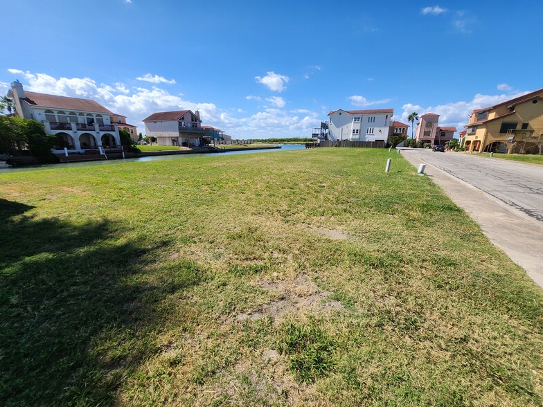 725 Kings Point Harbor -1, Corpus Christi, TX en venta - Foto del edificio - Imagen 3 de 8