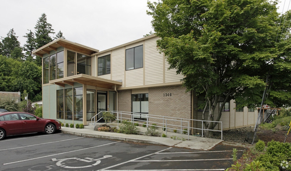 1332-1340 SW Bertha Blvd, Portland, OR en alquiler - Foto del edificio - Imagen 1 de 7