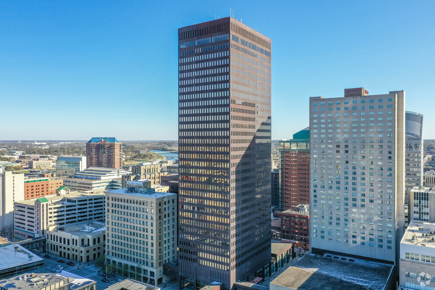 666 Grand Ave, Des Moines, IA en alquiler - Foto del edificio - Imagen 1 de 16