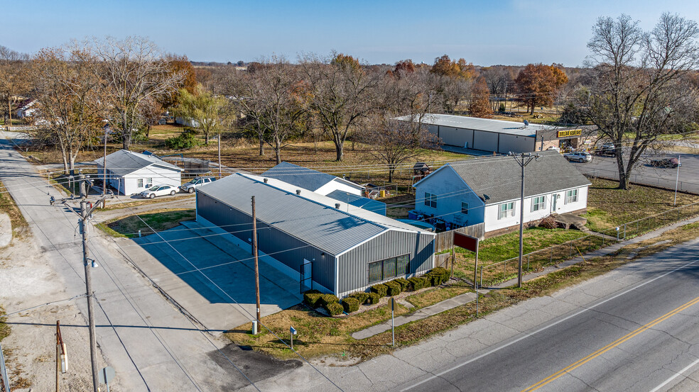 128 N Mickey Mantle Blvd, Commerce, OK en venta - Foto del edificio - Imagen 3 de 10