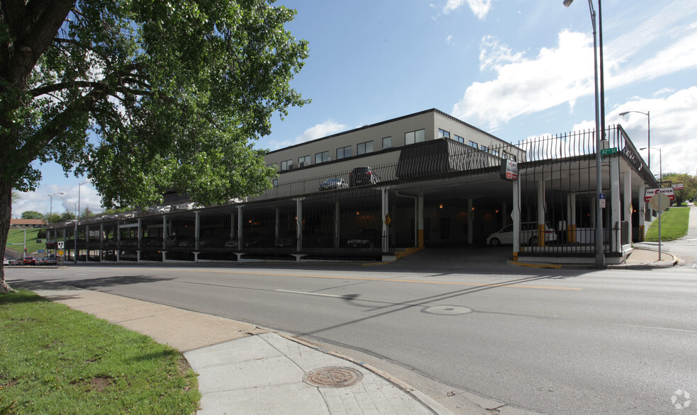 1941 S 42nd St, Omaha, NE en alquiler - Foto del edificio - Imagen 2 de 2