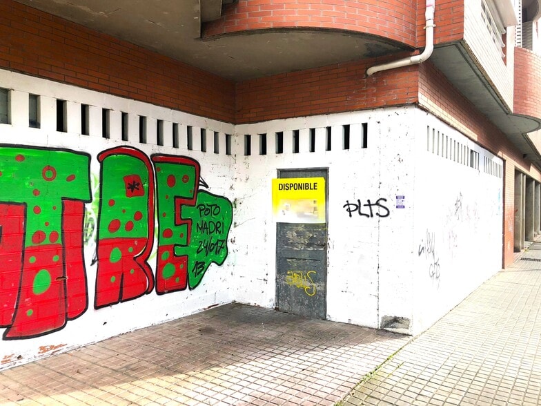 Local en Ponferrada en venta - Foto del edificio - Imagen 3 de 15