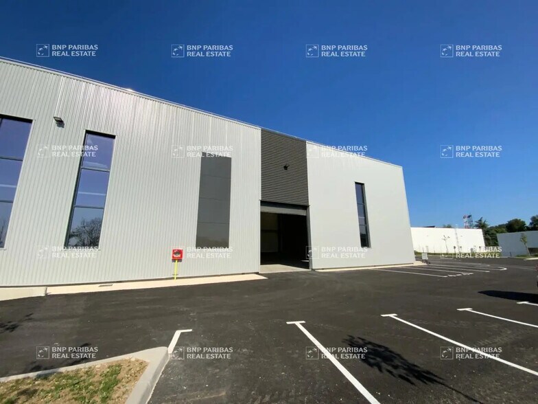 25 Rue Du Mollaret, Saint-Quentin-Fallavier en venta - Foto del edificio - Imagen 2 de 16