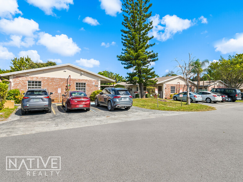 201-221 NE 40th Ct, Oakland Park, FL en venta - Foto del edificio - Imagen 3 de 25