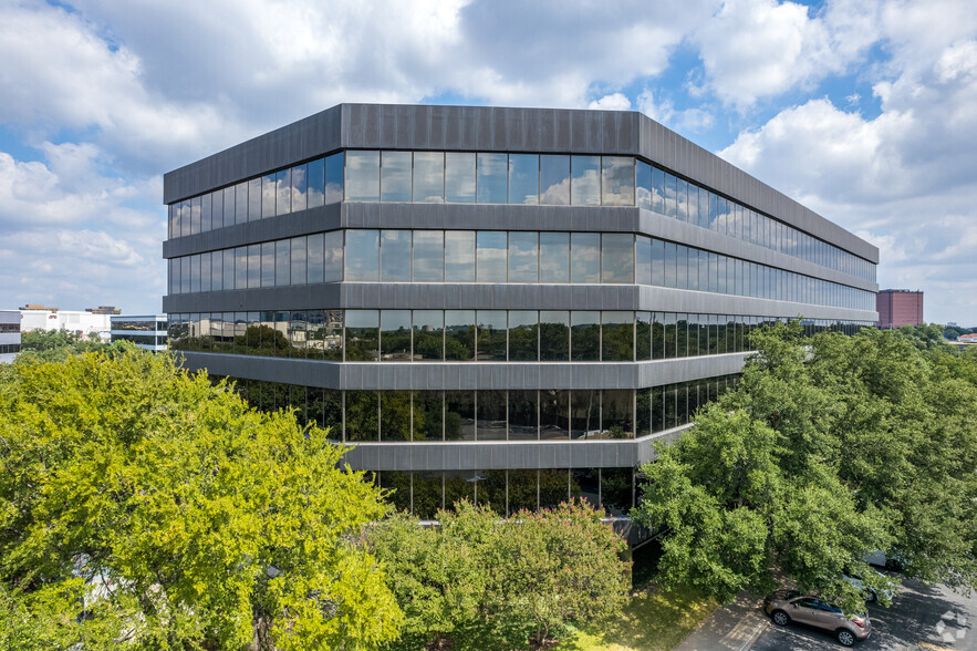 5720 Lyndon B Johnson Fwy, Dallas, TX en alquiler - Foto del edificio - Imagen 1 de 6